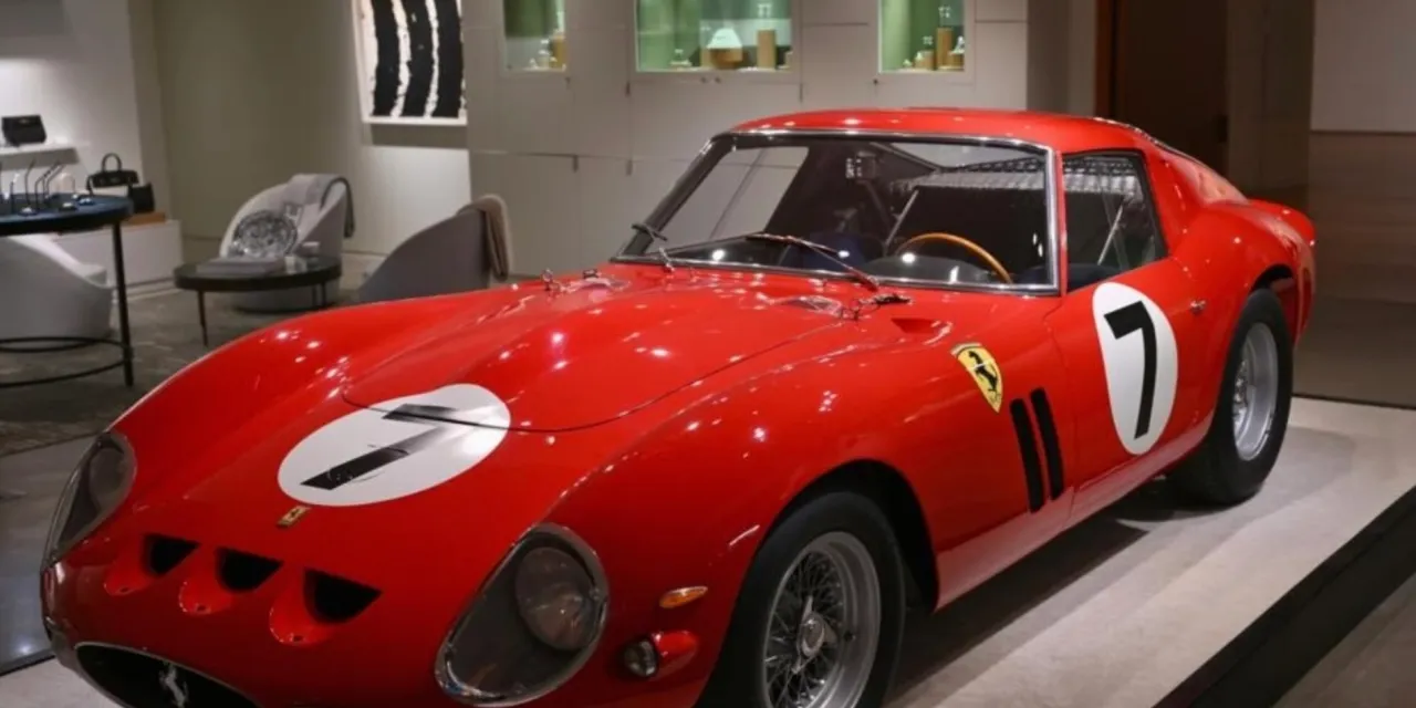 Un Ferrari de 1962 se subasta por USD 51,7 millones en Nueva York